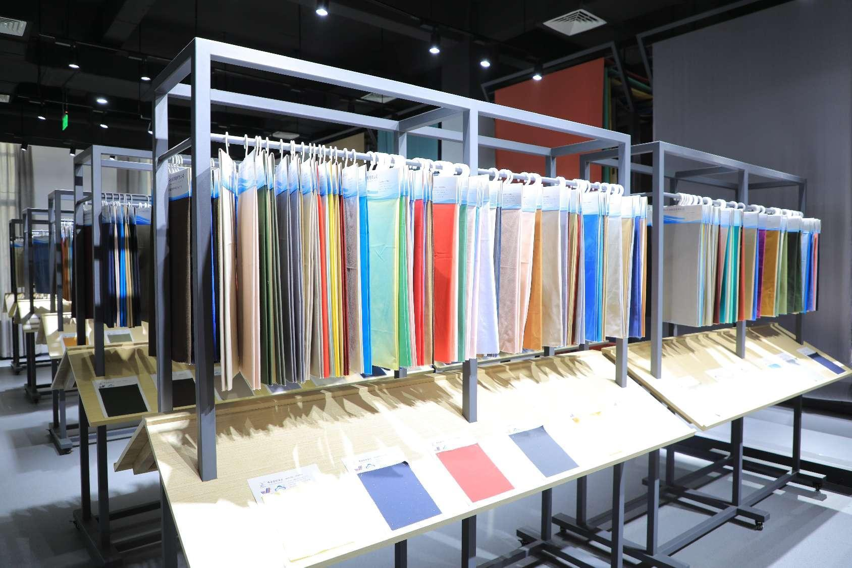 SHOW ROOM02.png