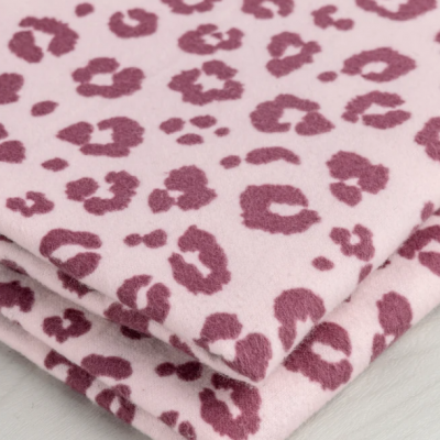 Good quality custom pink leopard print fabric cotton flannel fabric for clothing